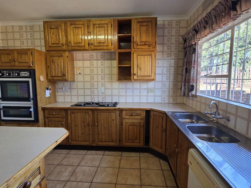 2 Bedroom Townhouse for sale in Brackenhurst - Photo 6