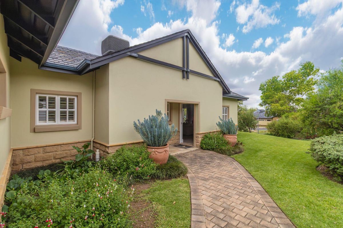 A Standout Masterpiece in Waterfall Hills - Photo 2