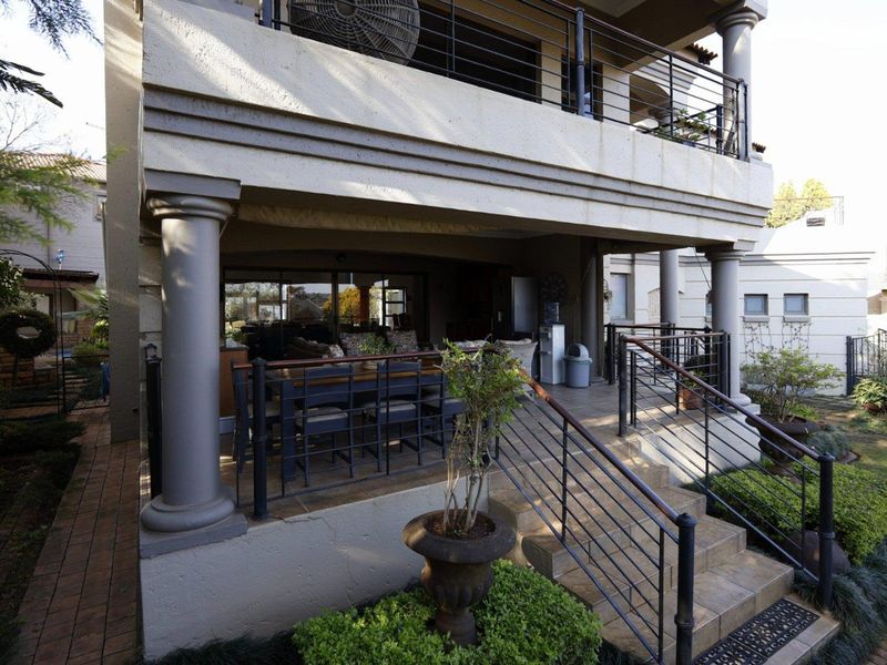 Exclusive Luxury Living in the Prestigious Centurion Golf Estate - Photo 5