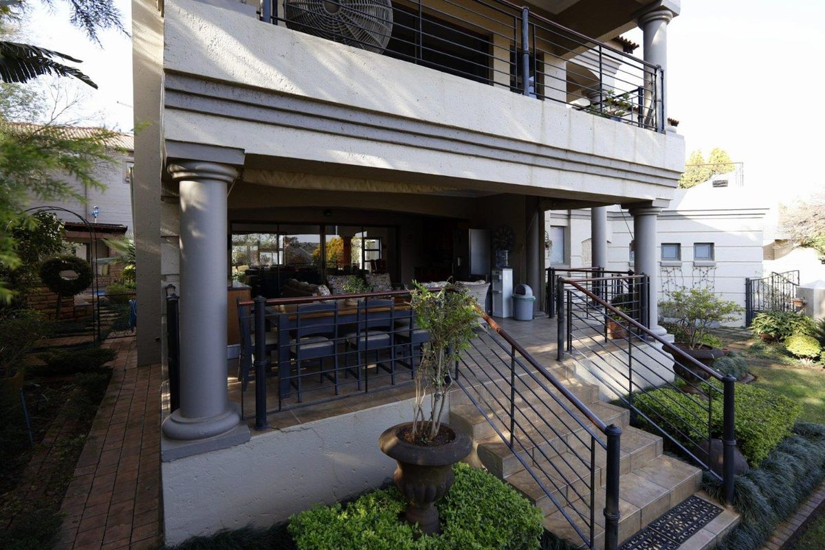 Exclusive Luxury Living in the Prestigious Centurion Golf Estate - Photo 5