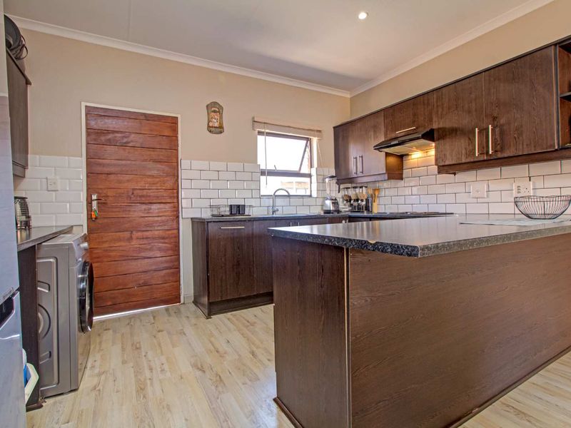 Move-In Ready, No Upgrades Needed - Photo 6