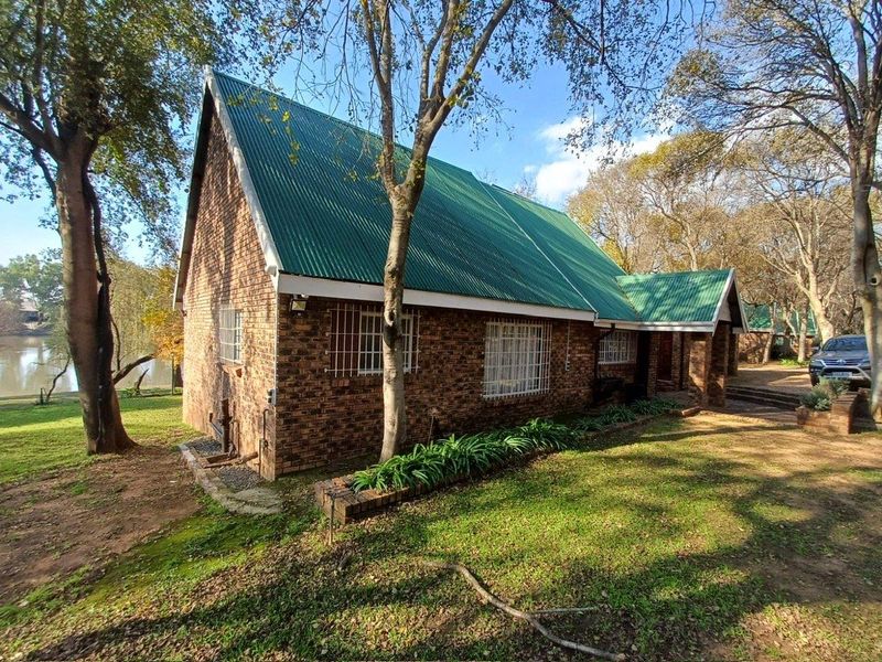 Exceptional 2.1 Hectare Waterfront Estate on the Vaal River. - Photo 7