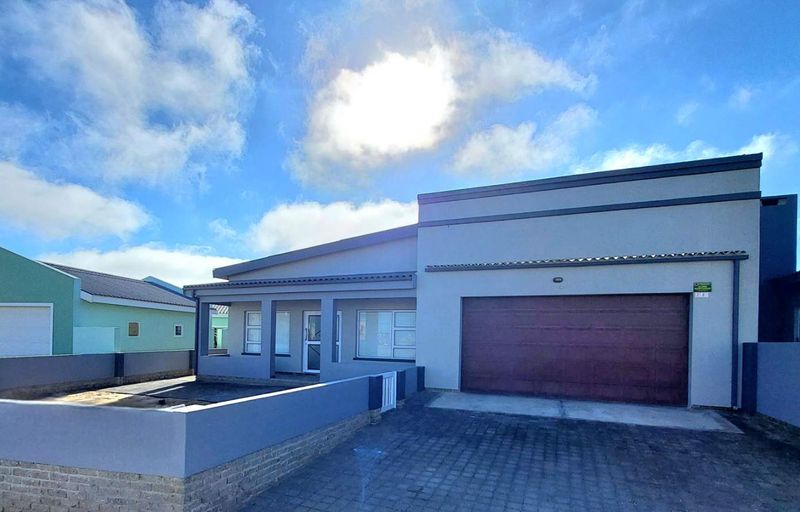 Stunning 3-Bed Home in Sunbay, Steps from the Beach