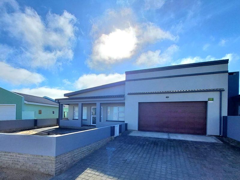 Stunning 3-Bed Home in Sunbay, Steps from the Beach - Photo 1