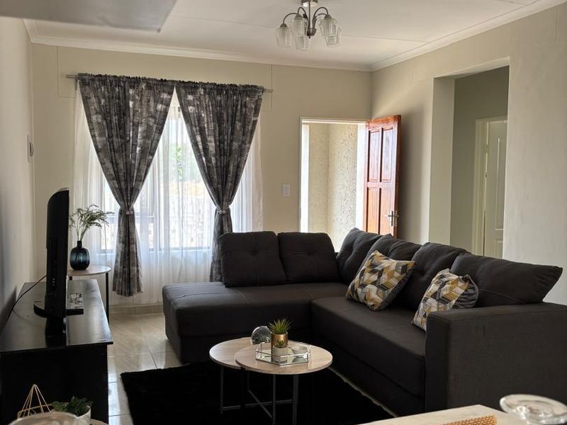 Free standing sectional house in Wanahenda - Photo 2