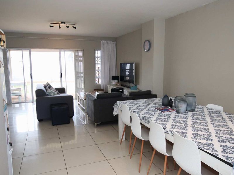 3 Bedroom 2 bathroom townhouse for sale in upper Sunningdale - Photo 7