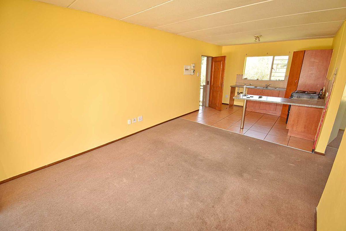 First Floor Apartment - Photo 4