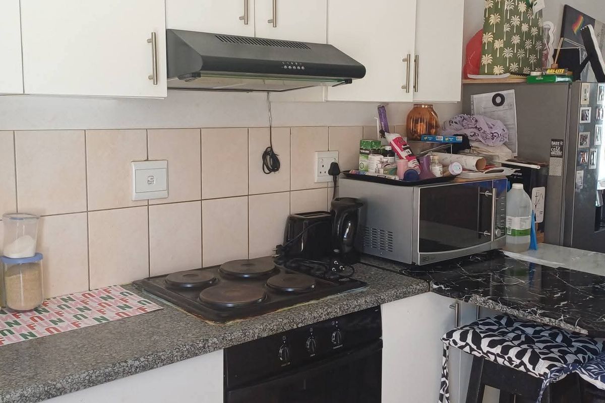 A great opportunity to own a neat and comfortable ground-floor apartment in the popular Veddersdal area. - Photo 4