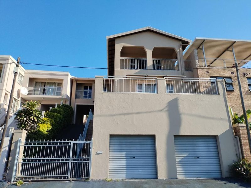 Spacious 4-Bed Family Home with Scenic Views in Risecliff - Photo 1