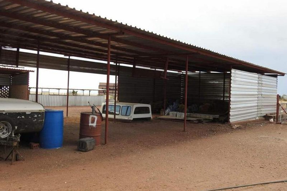 Expansive 7,750 Hectare Property with Exceptional Features - Photo 3