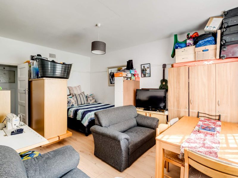Hello First Time Buyers, Young Professionals and Investors! - Photo 6