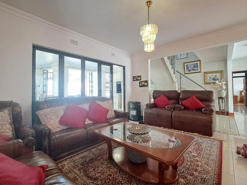 4 Bedroom House for Sale in Brackendowns - Photo 8