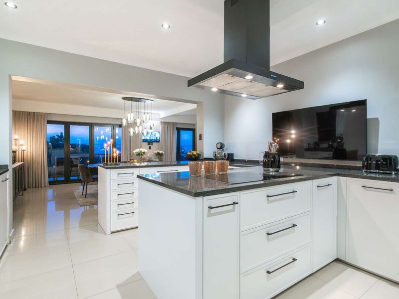 Ultimate Bespoke Family Home in Oranjezicht - Photo 8