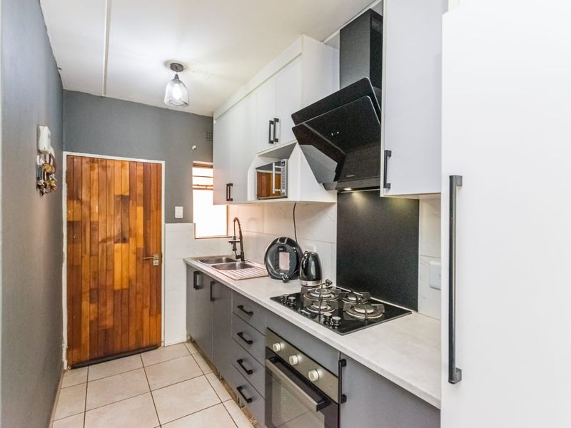 Beautiful ground floor apartment for sale - Photo 2