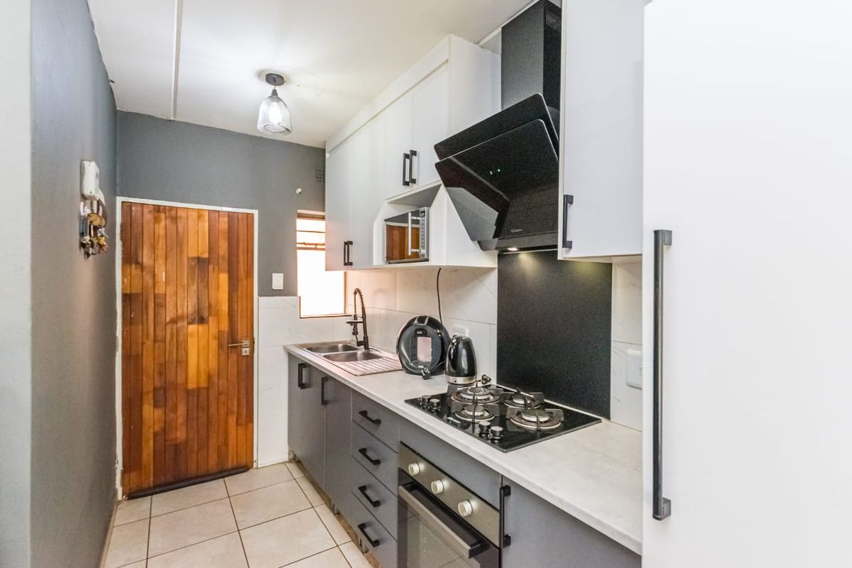 Beautiful ground floor apartment for sale - Photo 2