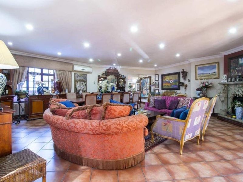 6 luxurious Bedrooms property for sale - Photo 7