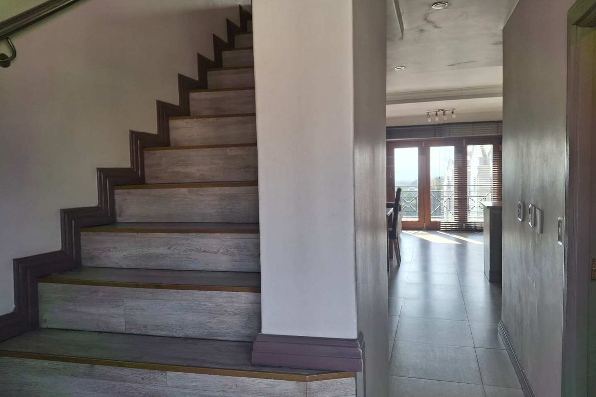 A CHARMING ONE BEDROOM FURNISHED APARTMENT - Photo 4