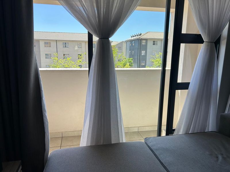 Cranes@Riverside Apartment with a balcony , 2 beds, 1 bath - Photo 9