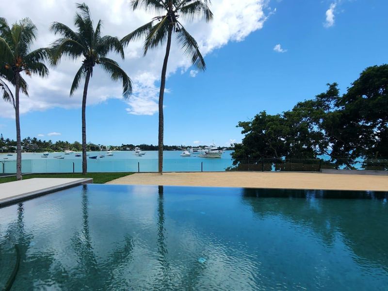 BAYSIDE PENTHOUSE - Photo 2