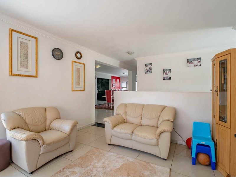 A 4 Bedroom Family Home for Sale in  Stone Ridge Country Estate - Photo 9