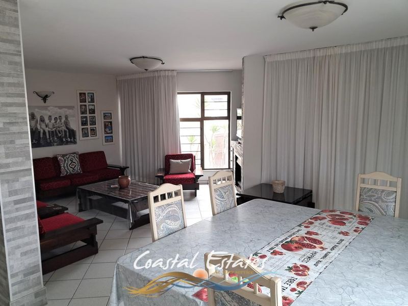 Charming 4-Bedroom Townhouse in Central Swakopmund - Photo 5