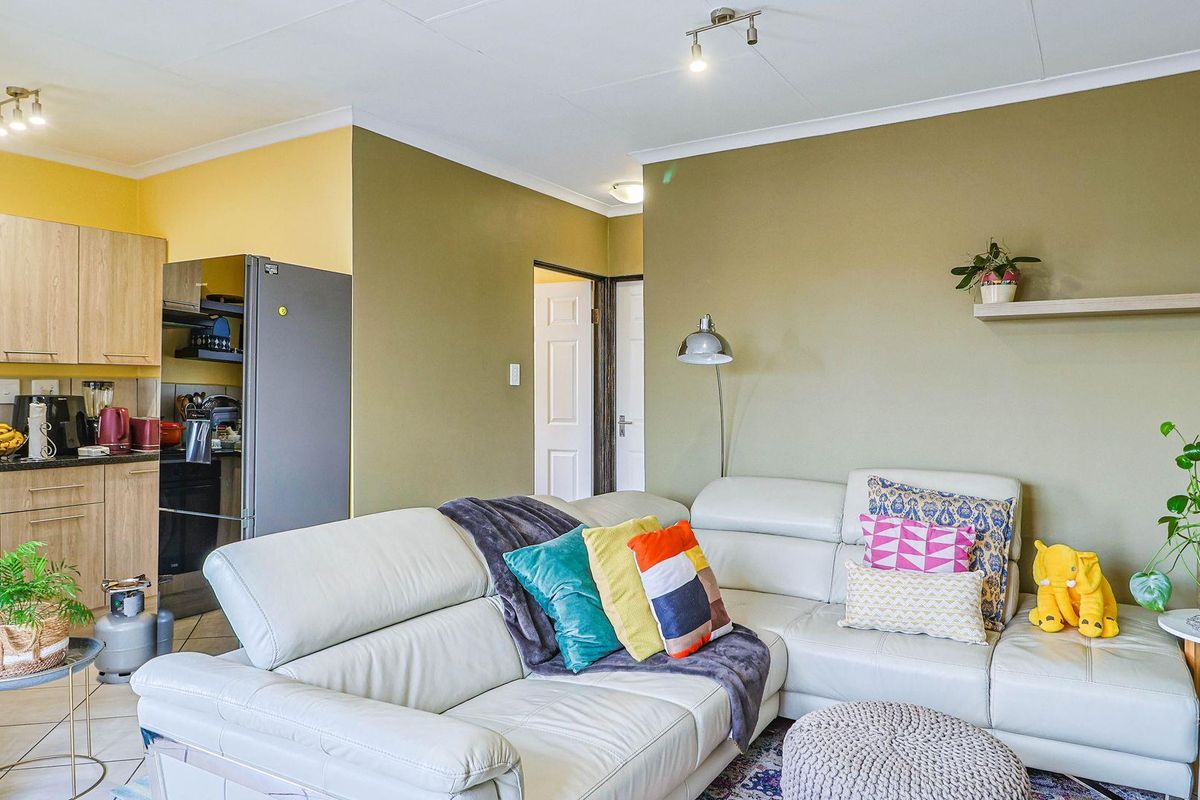 Modern 2-Bedroom Apartment in Secure Estate - Photo 4