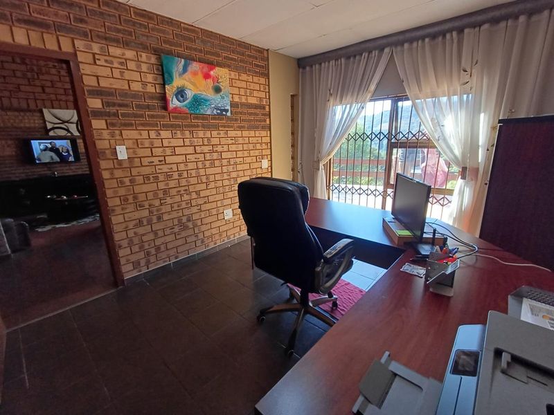 Glenvista,4 Bedroom house with study - Photo 5