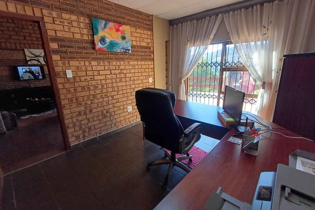 Glenvista,4 Bedroom house with study - Photo 5