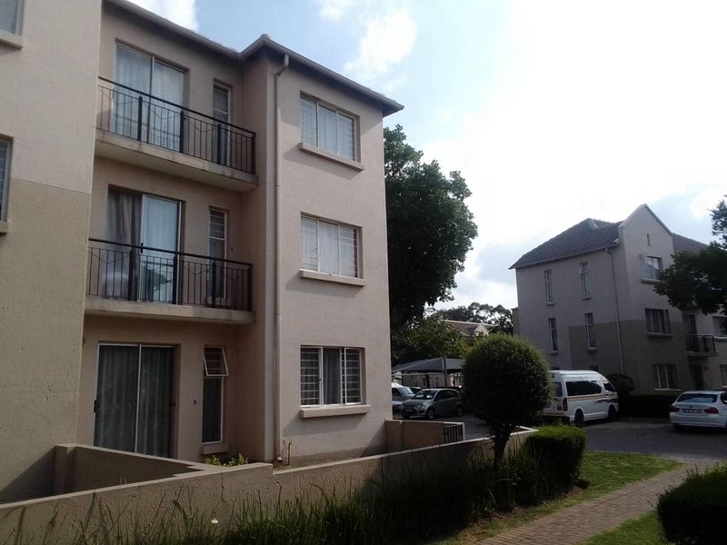 Groundfloor 1 Bedroom Apartment Flat For Sale in Boksburg Klippoortjie. - Photo 10