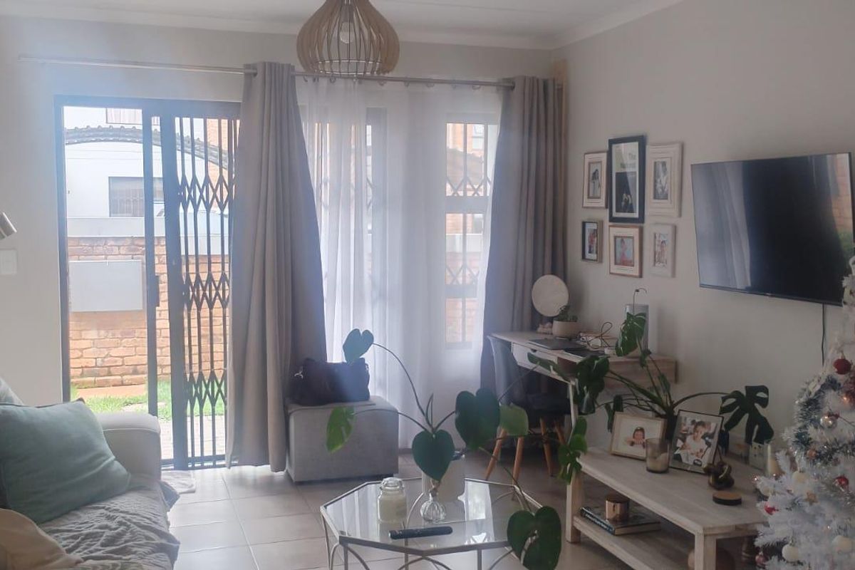 Modern Townhouse in Rynfield - Photo 4