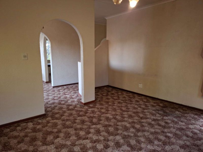 Solid Home in Mulbarton. Bargain at R1,695M - Photo 3