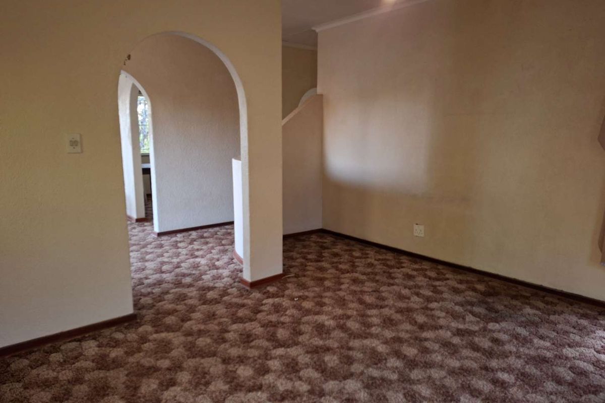 Solid Home in Mulbarton. Bargain at R1,695M - Photo 3