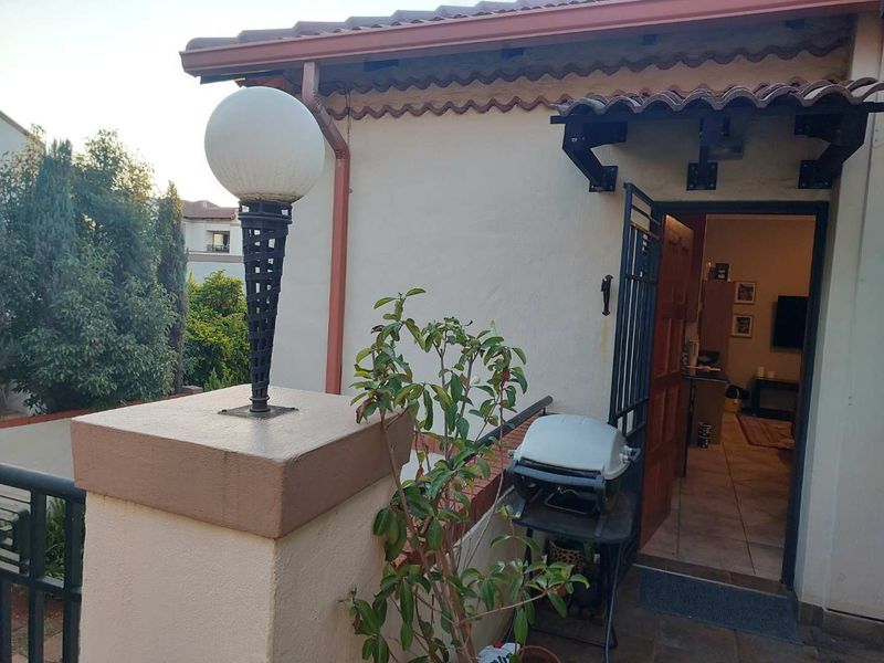 Upmarket apartment for sale - Photo 3