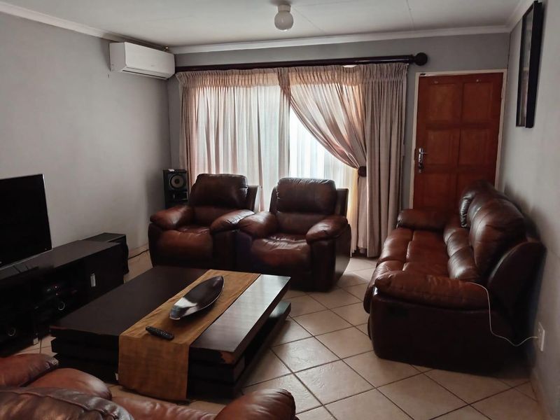 3 Bedroom House For Sale in Mabopane Unit X - Photo 8