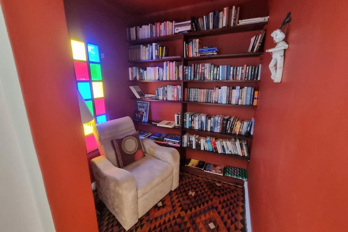 Charming Thatched Home with Ocean & Mountain Views! - Photo 5