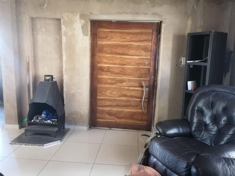 House For Sale in Orlando West, Soweto - Photo 6