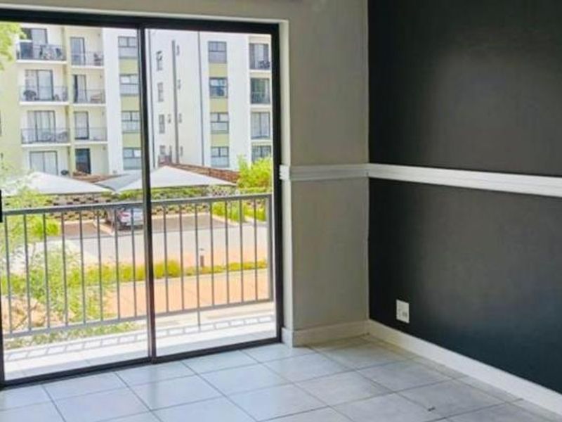 One Bedroom Apartment for Sale in Linbro Park - Photo 2