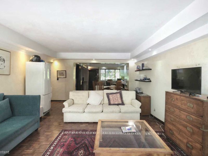 Ground floor 3 Bedroom Apartment with lots of private and communal gardens - Photo 5