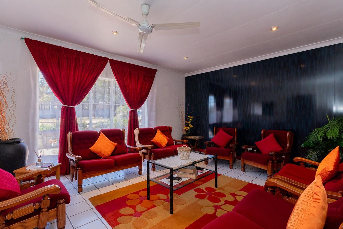 Spacious 4-Bed Family Home with Solar Power & Modern Comforts in Norkem Park - Photo 3