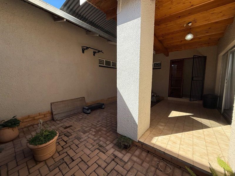 Charming 3-Bedroom Residence in Queenswood - Photo 7
