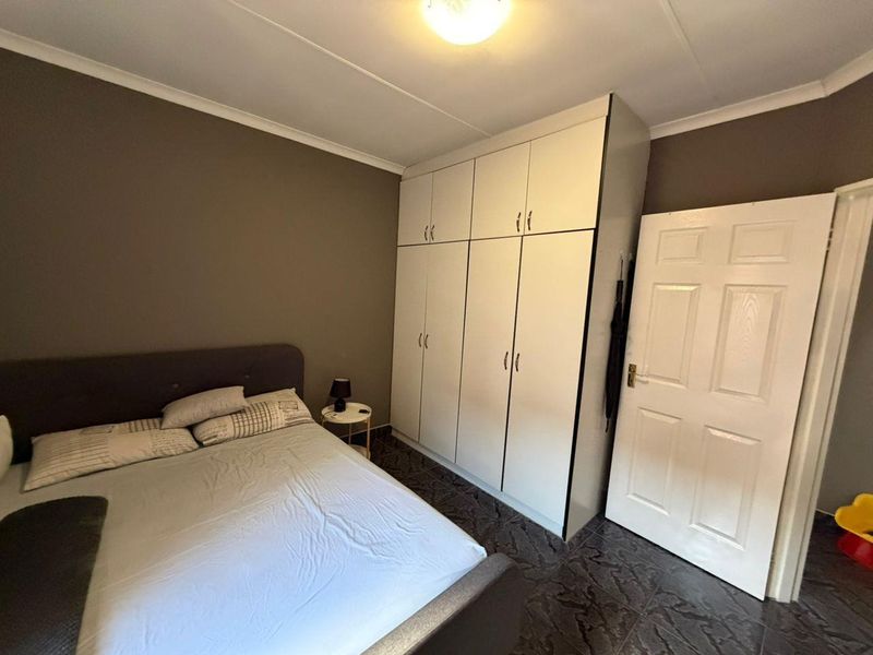 2 Bedroom Flat For Sale - Peneyambeko Court - Photo 10