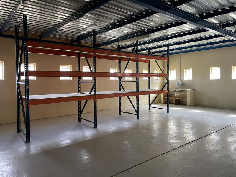 FOR SALE - Warehouse in Prosperita - Photo 4