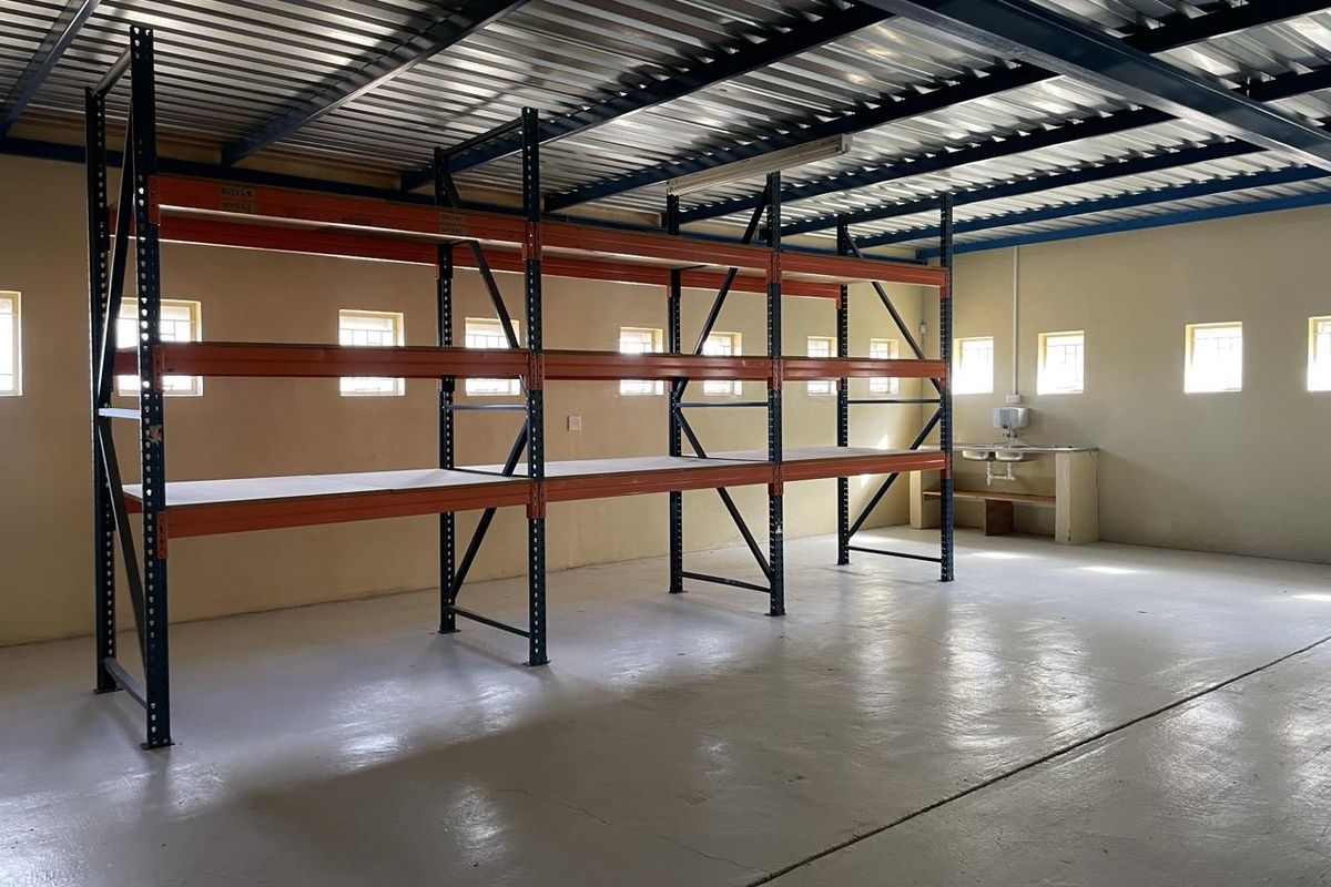 FOR SALE - Warehouse in Prosperita - Photo 4