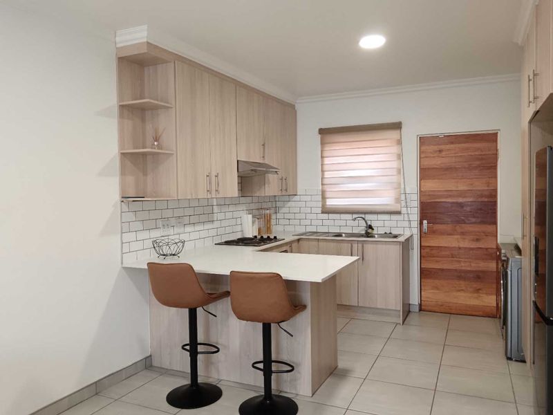 Modern 3 bedroom townhouse for sale in Amandasig - Photo 4