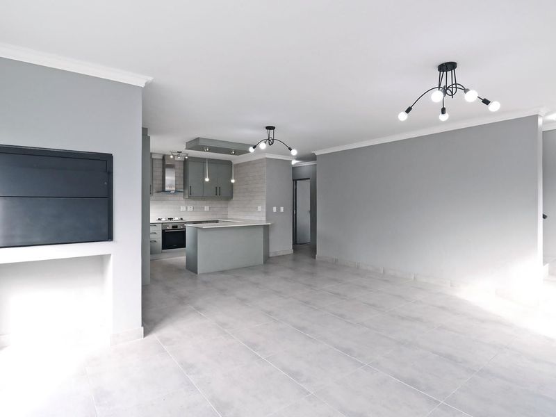 Modern Home In Soneike - Photo 3