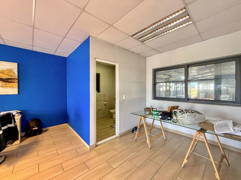 Spacious Warehouse in Samrand - Photo 10