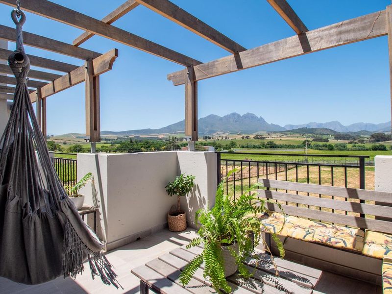Modern 3-Bedroom Home in Secure Estate with Uninterrupted Mountain Views - Photo 2
