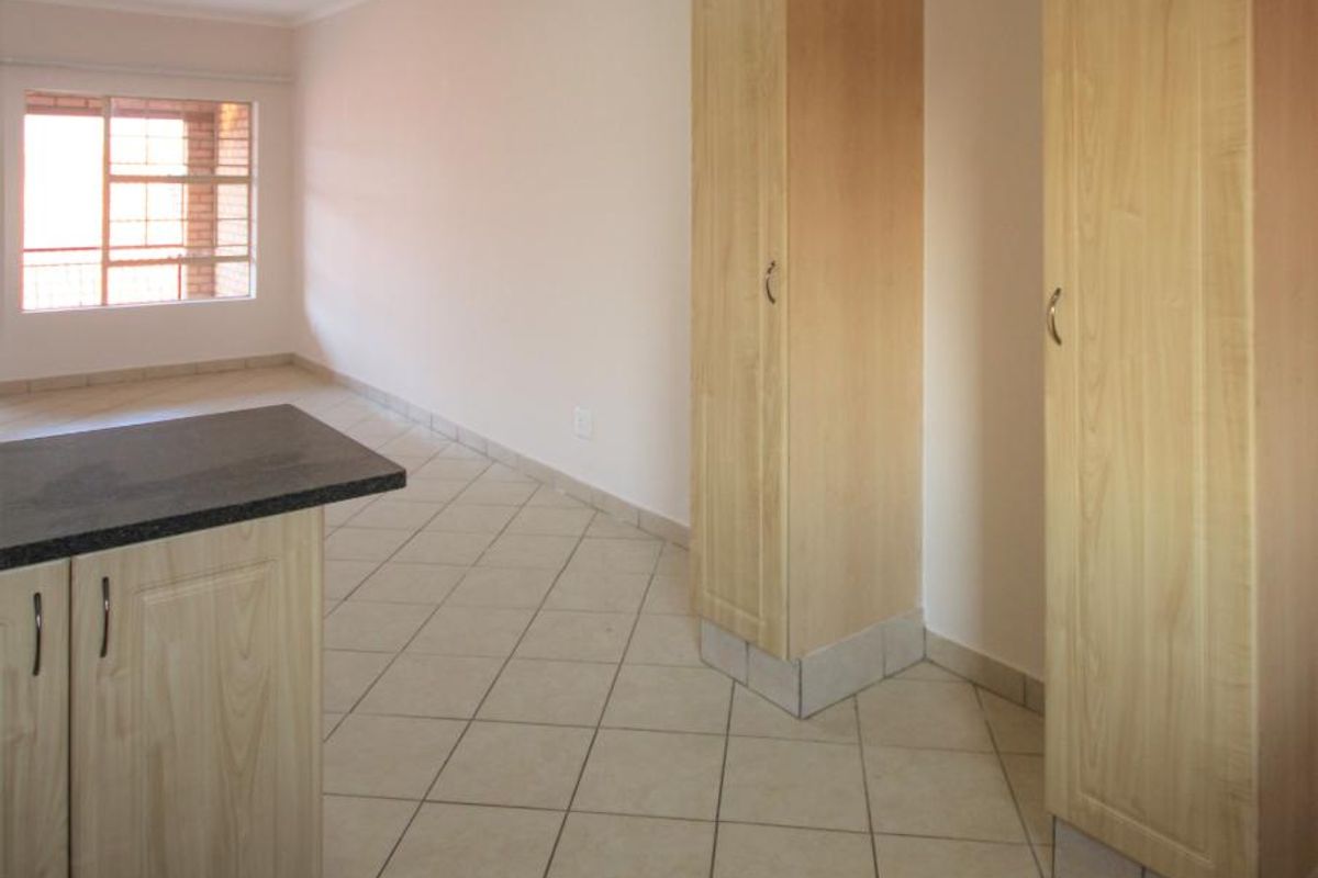 Load-Shedding Free Area! - Photo 4