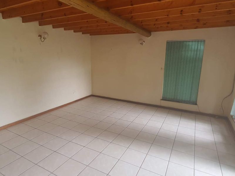 FOR THE EXTENDED FAMILY - 1 SEPARATE DWELLINGS, VARIOUS OUTBUILDINGS, BOREHOLE AND MORE! - Photo 8