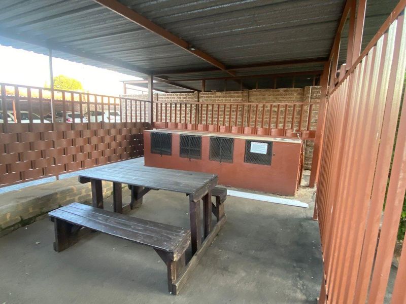 Two bedroom Ground floor unit up for grabs - Photo 7